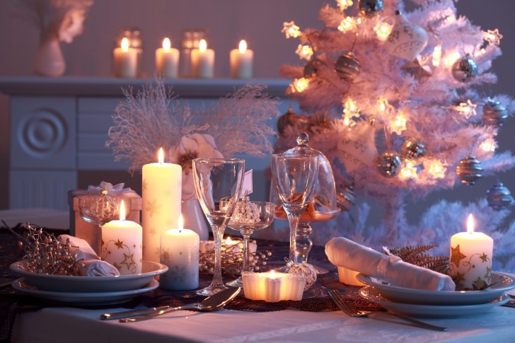 Nowy-Rok-Świece-świąteczne-świątecznym-stole-Stołowe-Drzewo-485x728